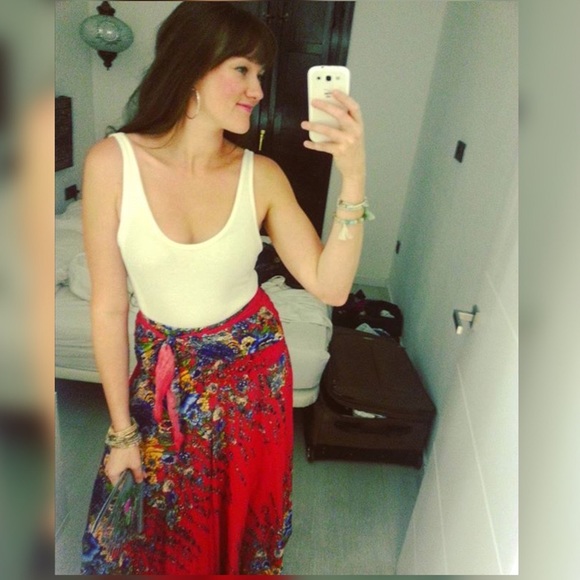 Meet your Posher, @goldengirlchic! β¨ - Picture 4 of 4